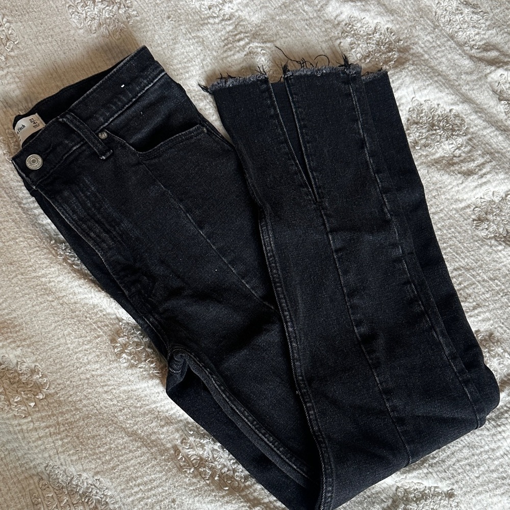 Abercrombie the skinny high rise with split hem short length